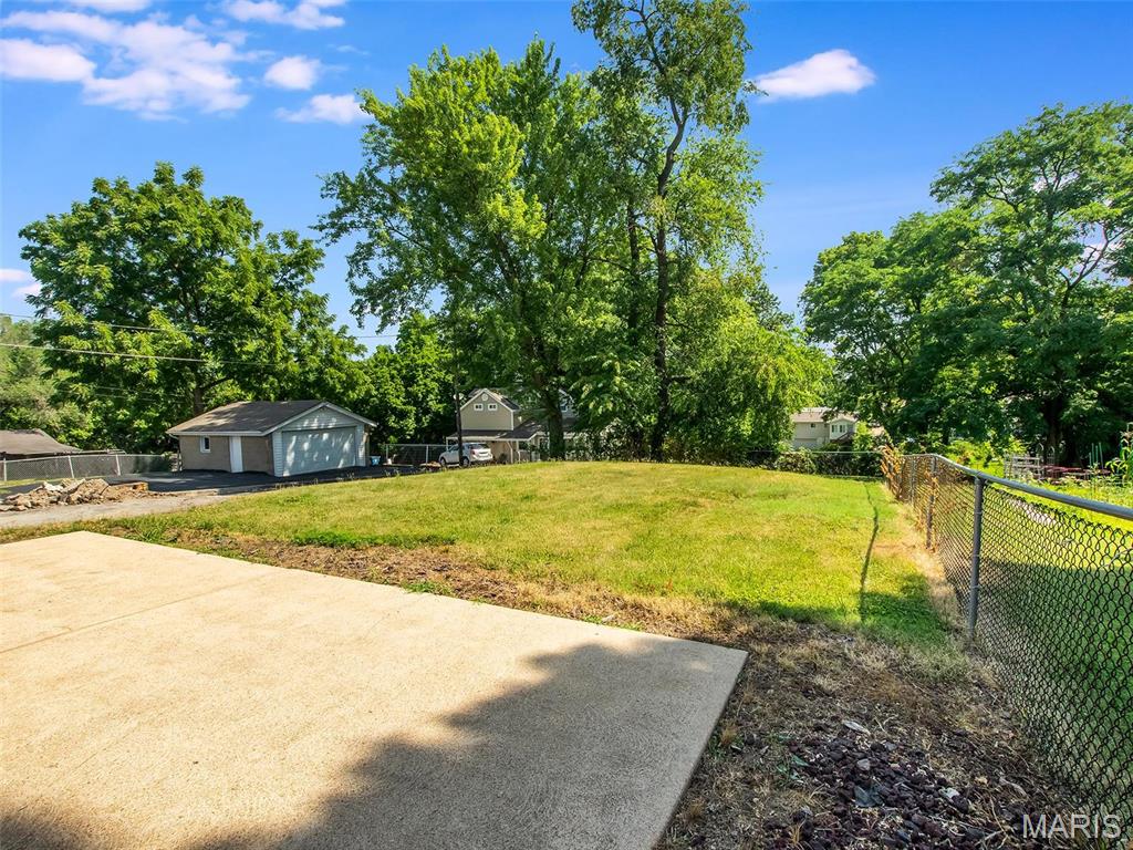 5237 Heege Road St. Louis, MO 63123 - Photo 12 of 15