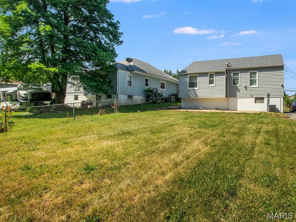 5237 Heege Road St. Louis, MO 63123 - Photo 14 of 15