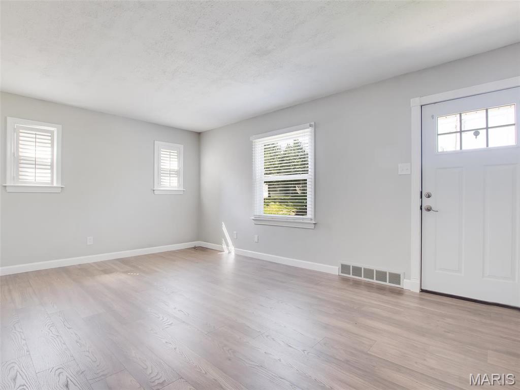 5237 Heege Road St. Louis, MO 63123 - Photo 2 of 15