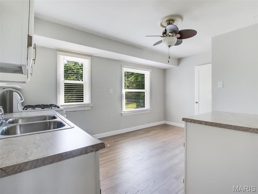 5237 Heege Road St. Louis, MO 63123 - Photo 3 of 15