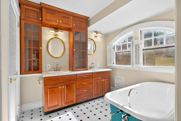 $1,800,000 | 575 Chestnut Street, Newton, MA 02468