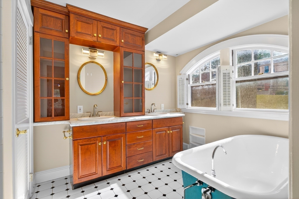 575 Chestnut Street Newton, MA 02468 - Photo 31 of 39