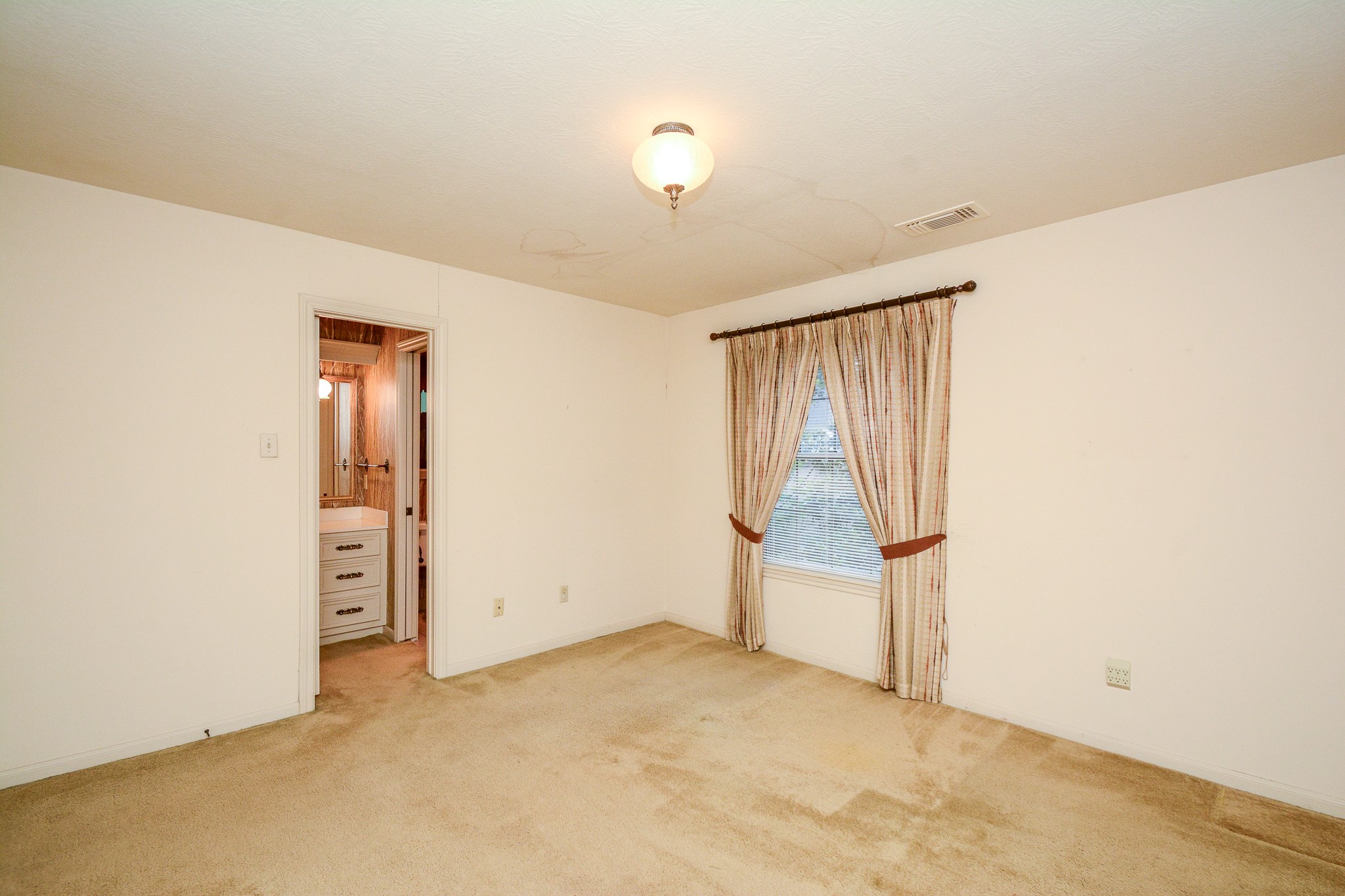 16010 Mickleham Drive Spring, TX 77379 - Photo 19 of 23 Secondary bedroom.