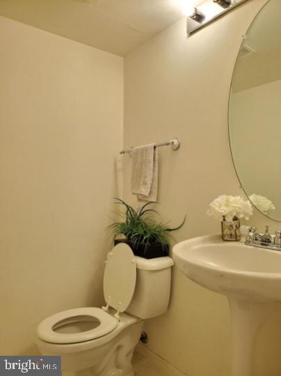 6030 Lincolnia Road Alexandria, VA 22312 - Photo 11 of 38