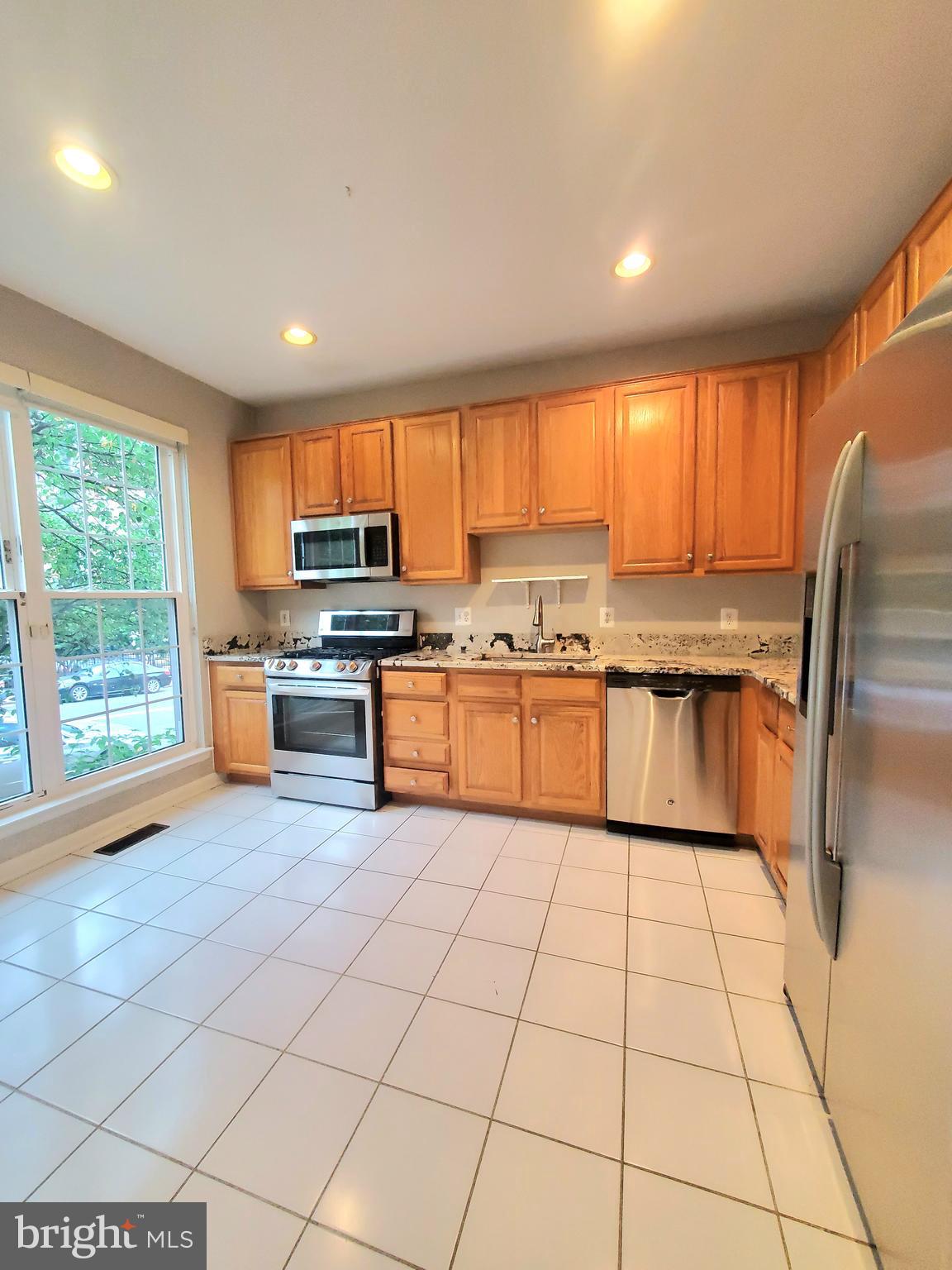 6030 Lincolnia Road Alexandria, VA 22312 - Photo 4 of 38