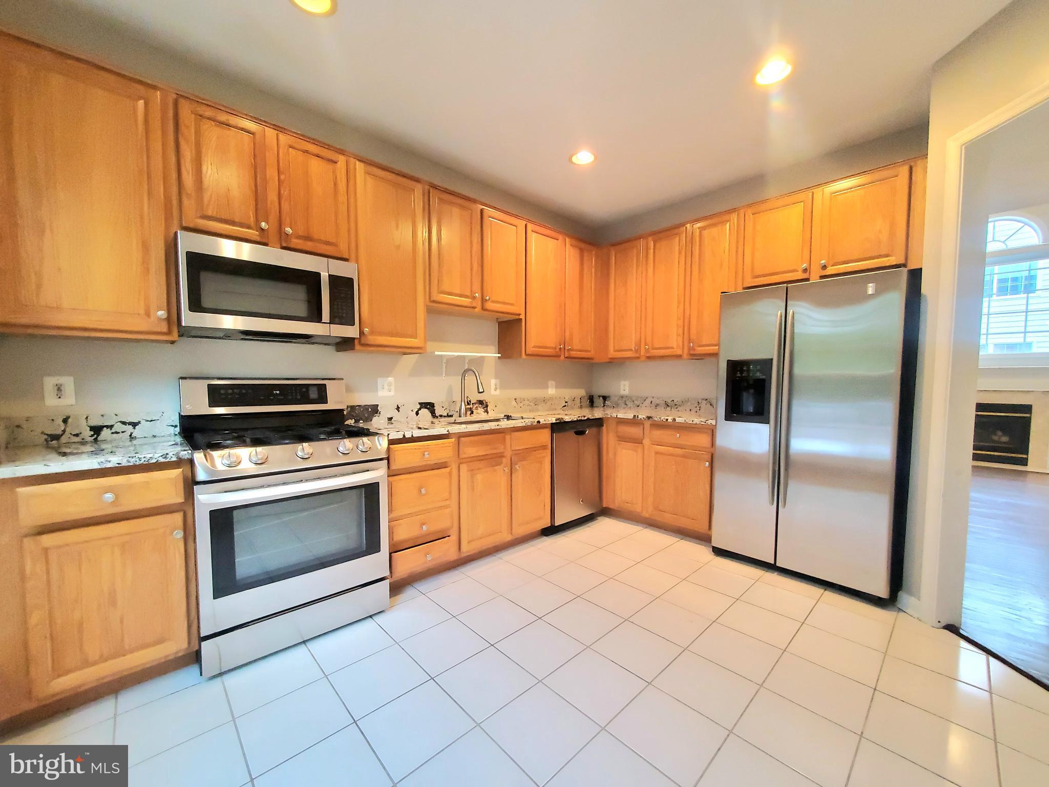 6030 Lincolnia Road Alexandria, VA 22312 - Photo 5 of 38