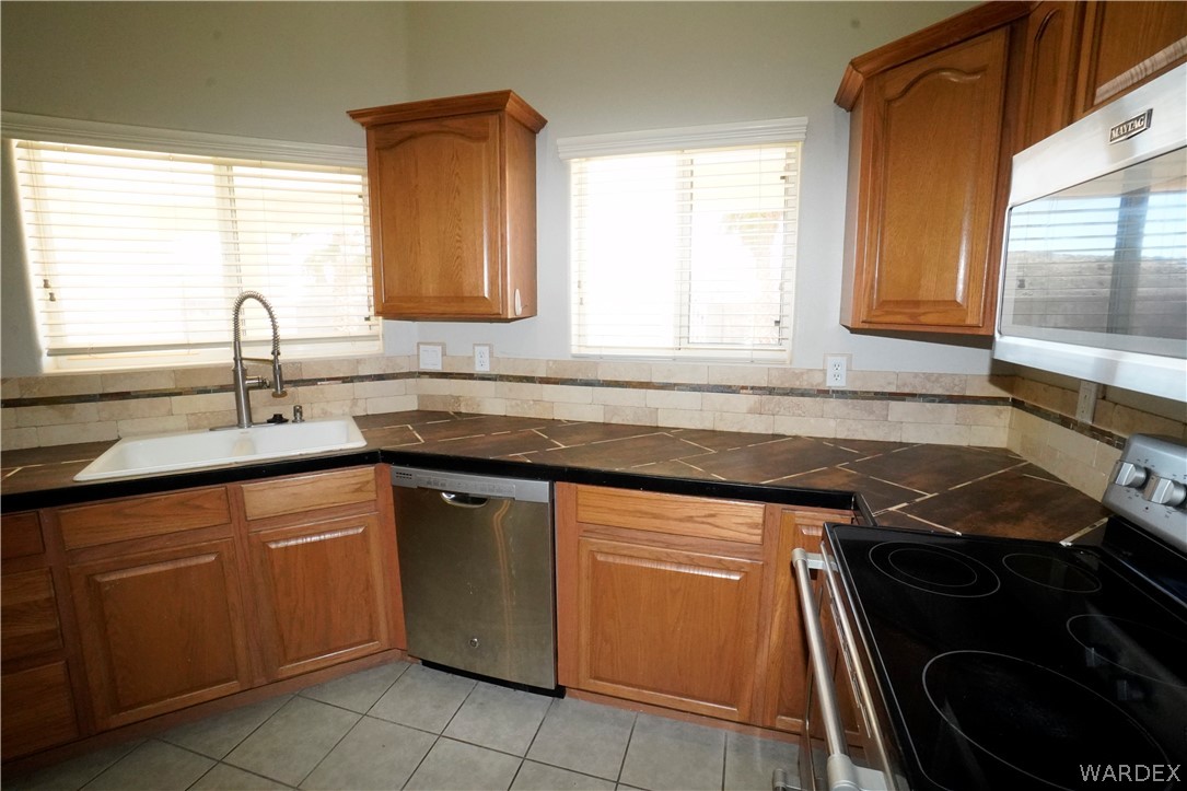 2081 Ridgeview Road Kingman, AZ 86401 - Photo 10 of 46 Gallery Image 10