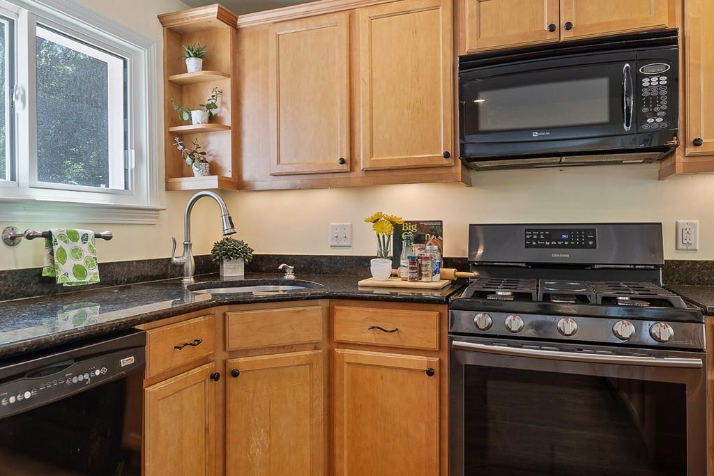 6 Virginia Road Burlington, MA 01803 - Photo 10 of 32 Gallery Image 10