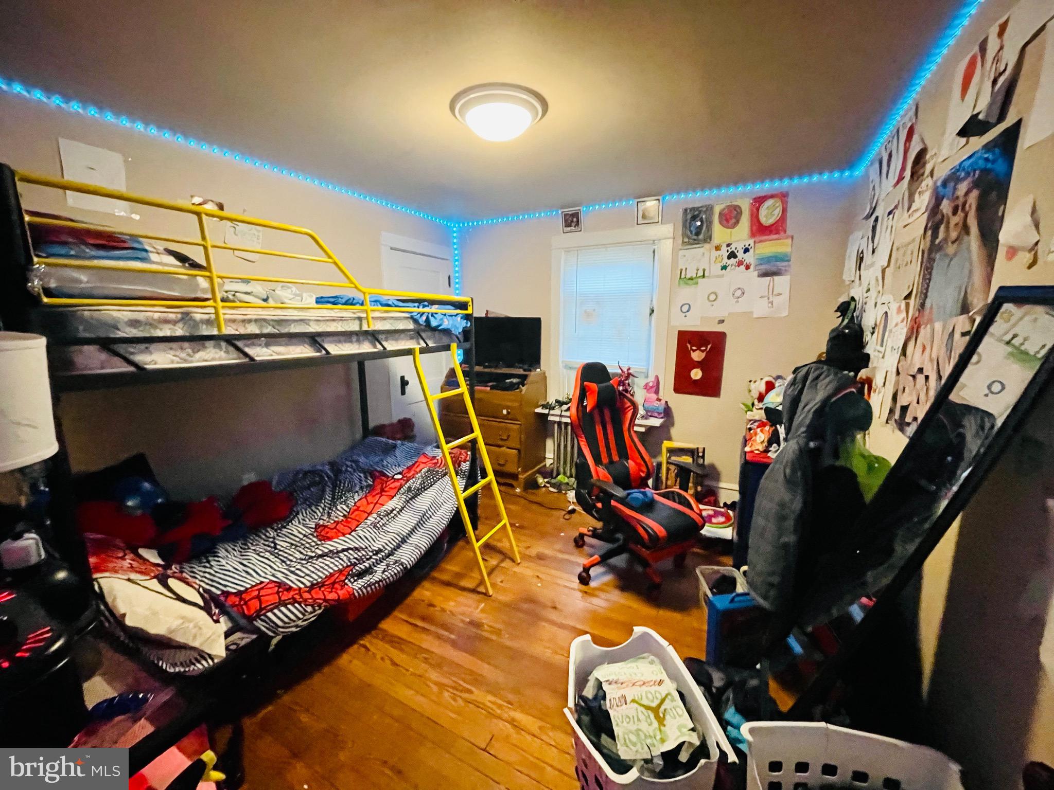 2408 Noble Street Reading, PA 19609 - Photo 20 of 31 a room with gym equipment