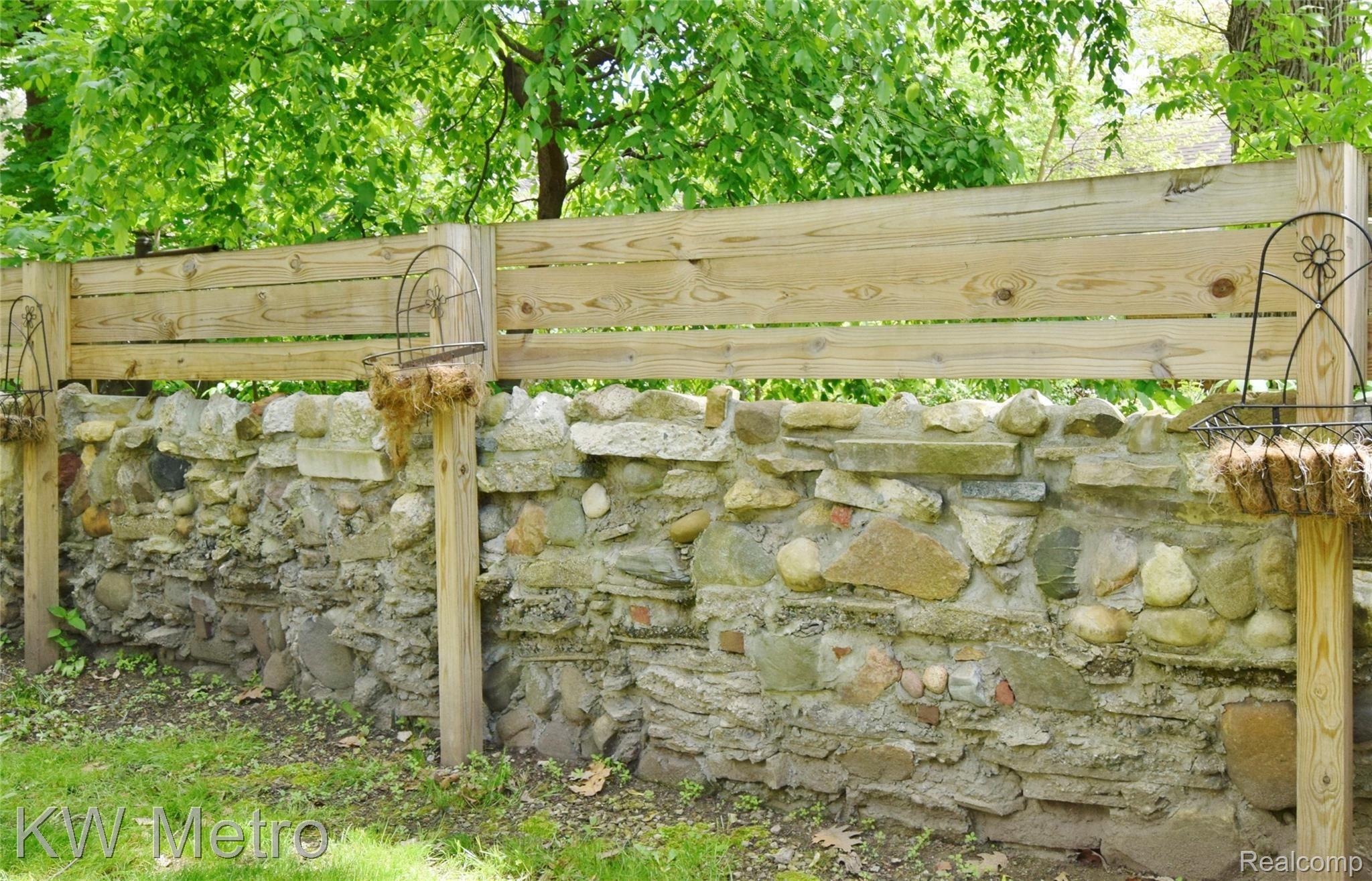 42 Fairwood Boulevard Pleasant Ridge, MI 48069 - Photo 50 of 53 garden wall detail .JPG