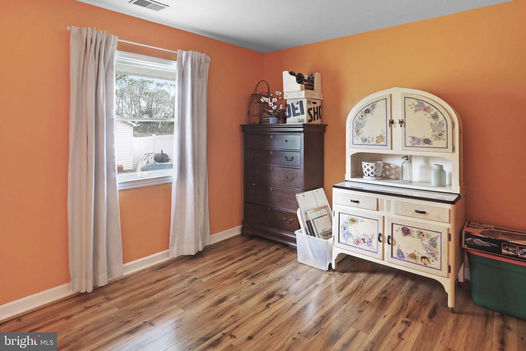 402 Williamsburg Road Sterling, VA 20164 - Photo 25 of 28 3rd bedroom with flooring
