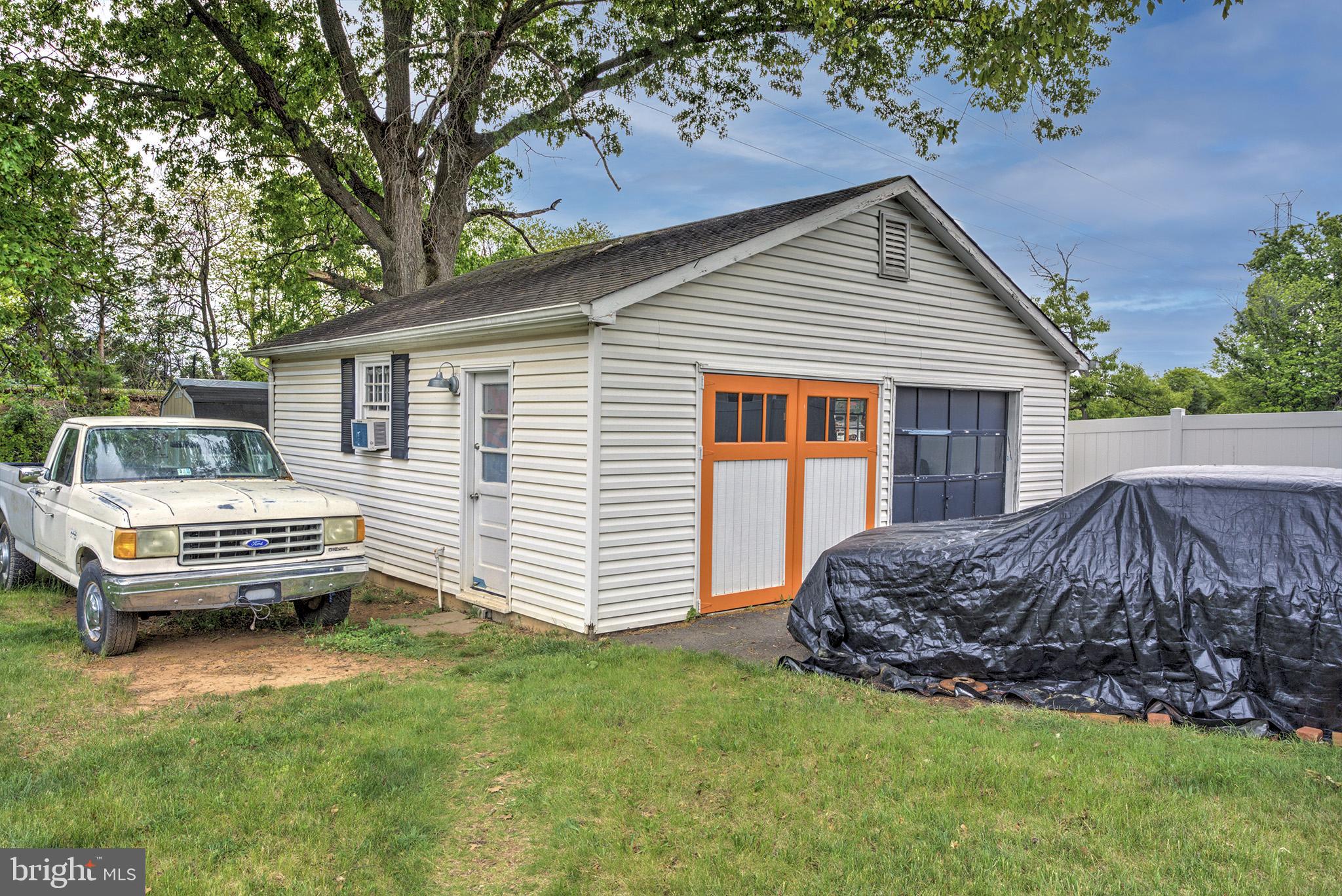 402 Williamsburg Road Sterling, VA 20164 - Photo 5 of 28 Garage with plenty of space and an attic
