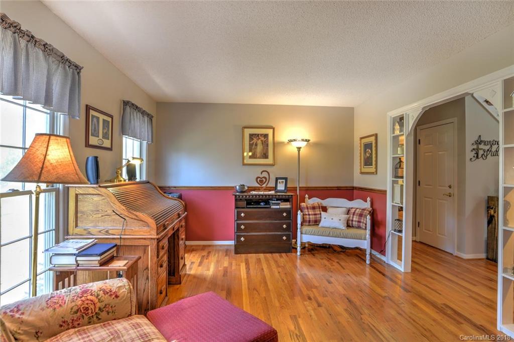 8 Foothills Road Asheville, NC 28804 - Photo 14 of 24 Gallery Image 14
