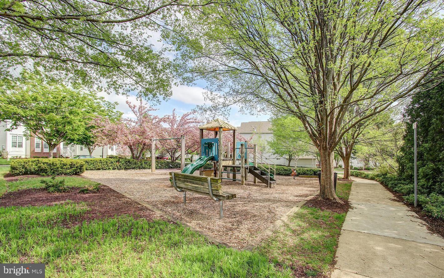 14003 Rockingham Road Germantown, MD 20874 - Photo 39 of 41 Tot Lot