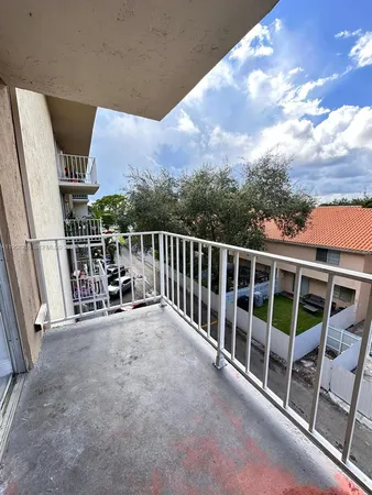 $1,550 | 1805 Sans Souci Boulevard, Unit 420, North Miami, FL 33181