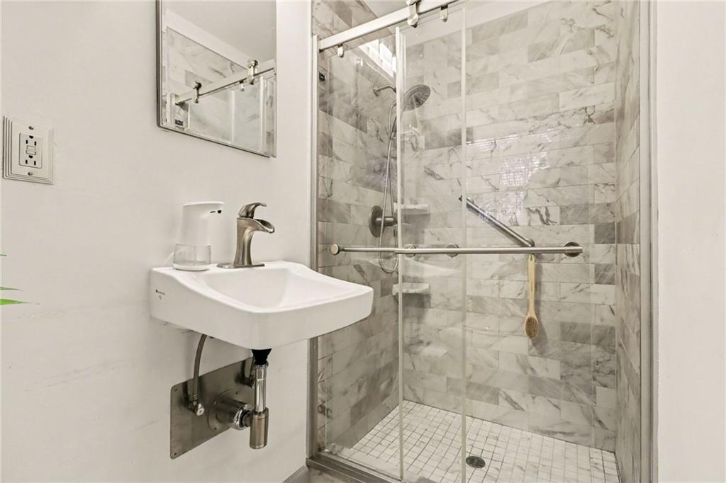 3759 Waldrop Road Decatur, GA 30034 - Photo 14 of 29