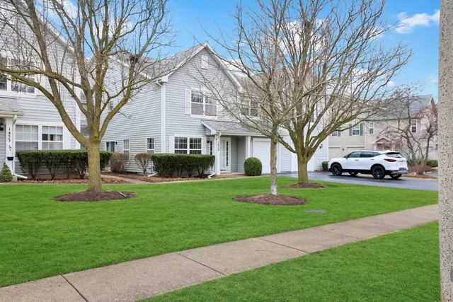 $290,000 | 1429 Orleans Drive, Unit 1429, Mundelein, IL 60060