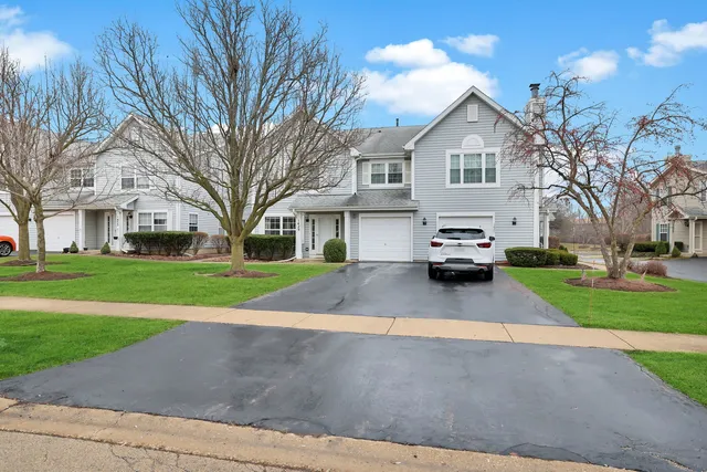 $290,000 | 1429 Orleans Drive, Unit 1429, Mundelein, IL 60060