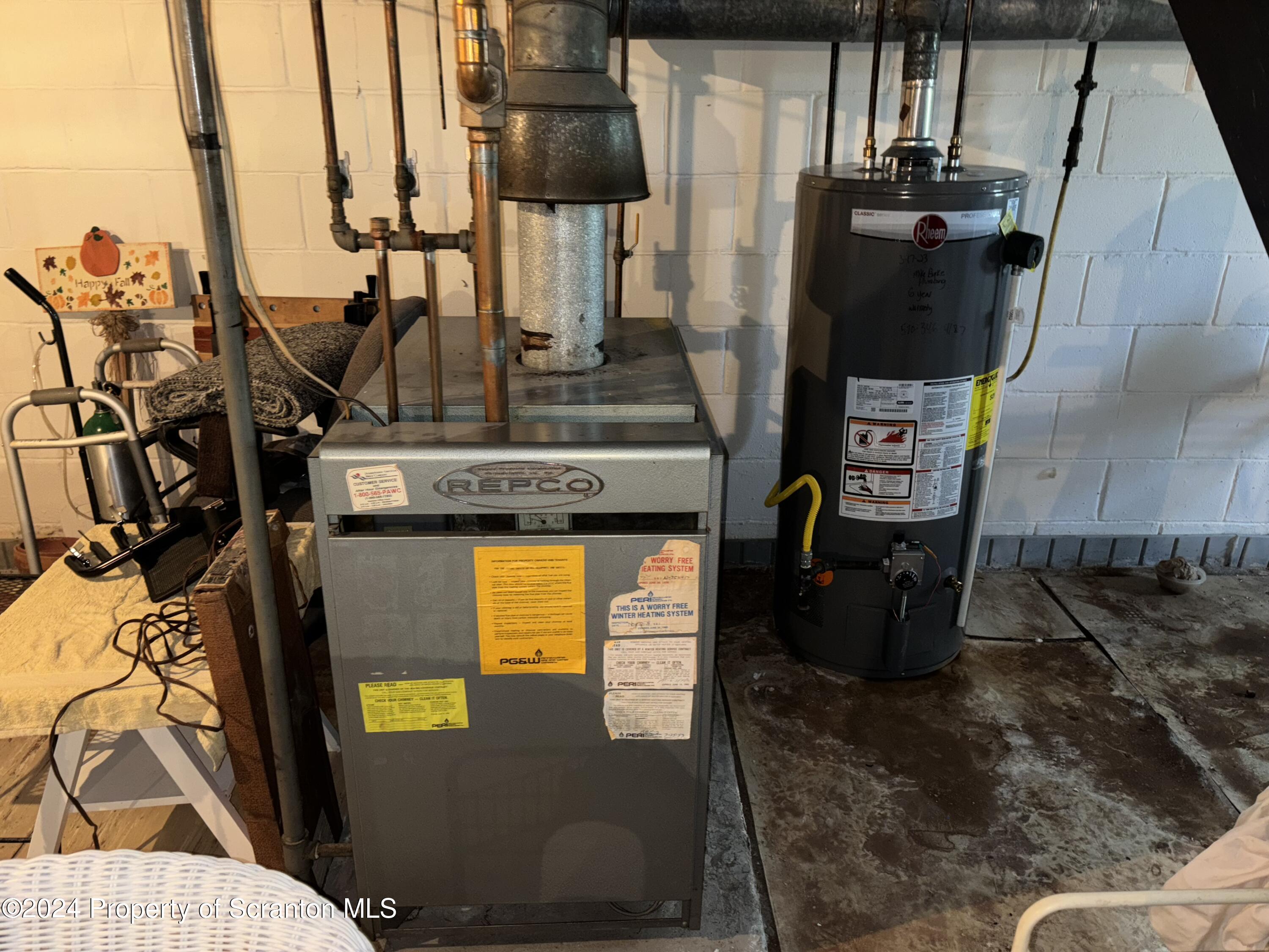 1402 Cherry Street Scranton, PA 18505 - Photo 23 of 25 a view of a living room with furniture