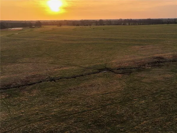 $1,700,000 | Aa Highway, Walker, MO 64790