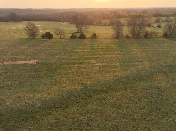 $1,700,000 | Aa Highway, Walker, MO 64790