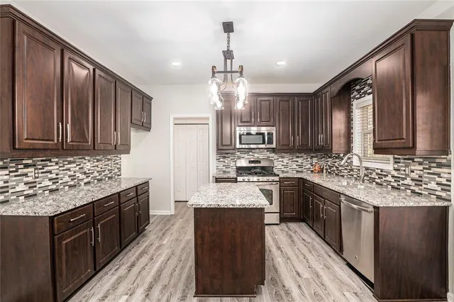 $570,000 | 2416 Sterling Manor Drive, Buford, GA 30518