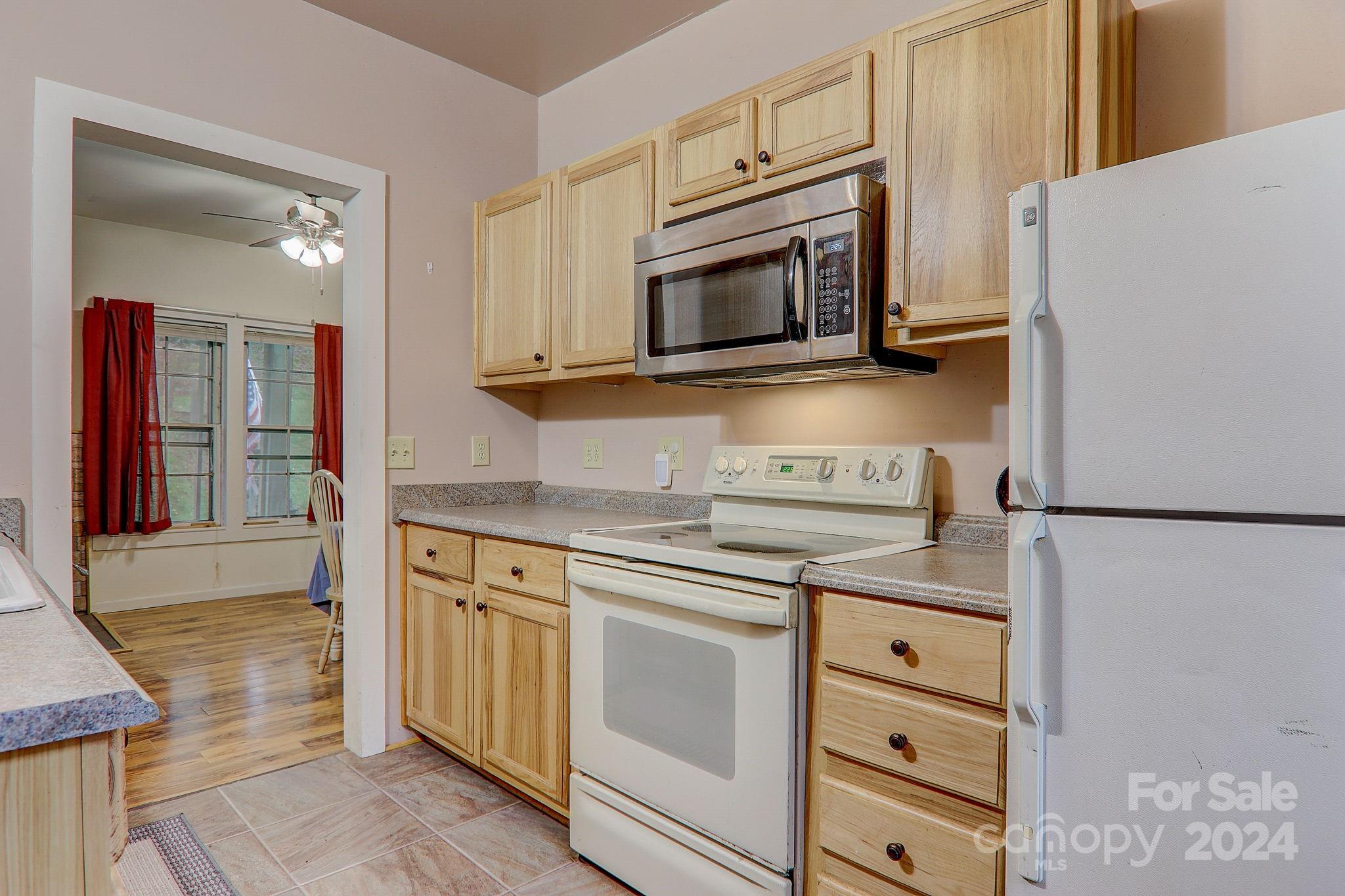 261 Russell Cove Road Waynesville, NC 28785 - Photo 11 of 46 Gallery Image 11