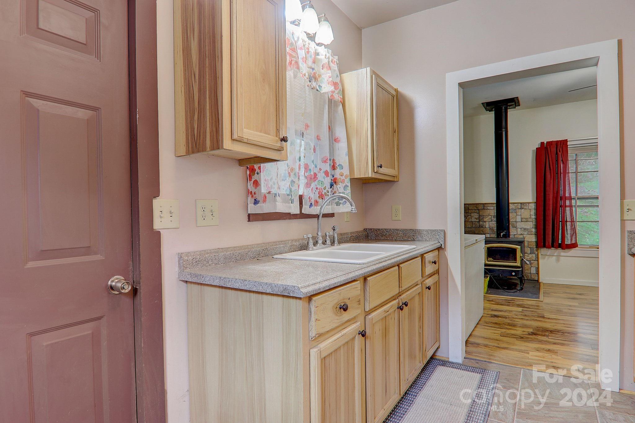 261 Russell Cove Road Waynesville, NC 28785 - Photo 12 of 46 Gallery Image 12
