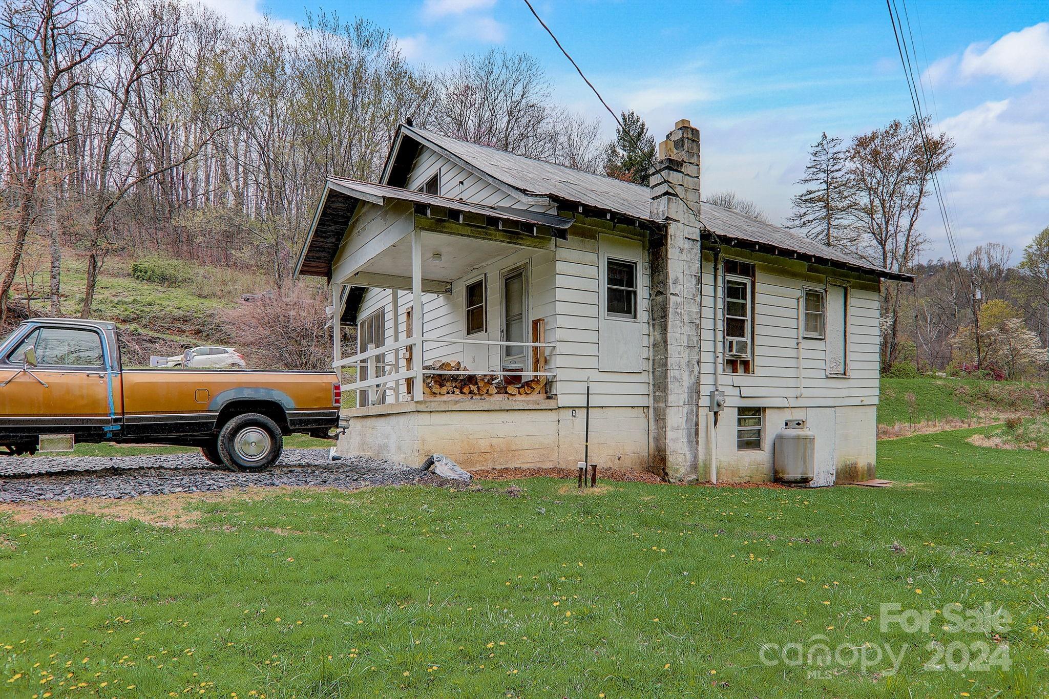 261 Russell Cove Road Waynesville, NC 28785 - Photo 33 of 46 Gallery Image 33