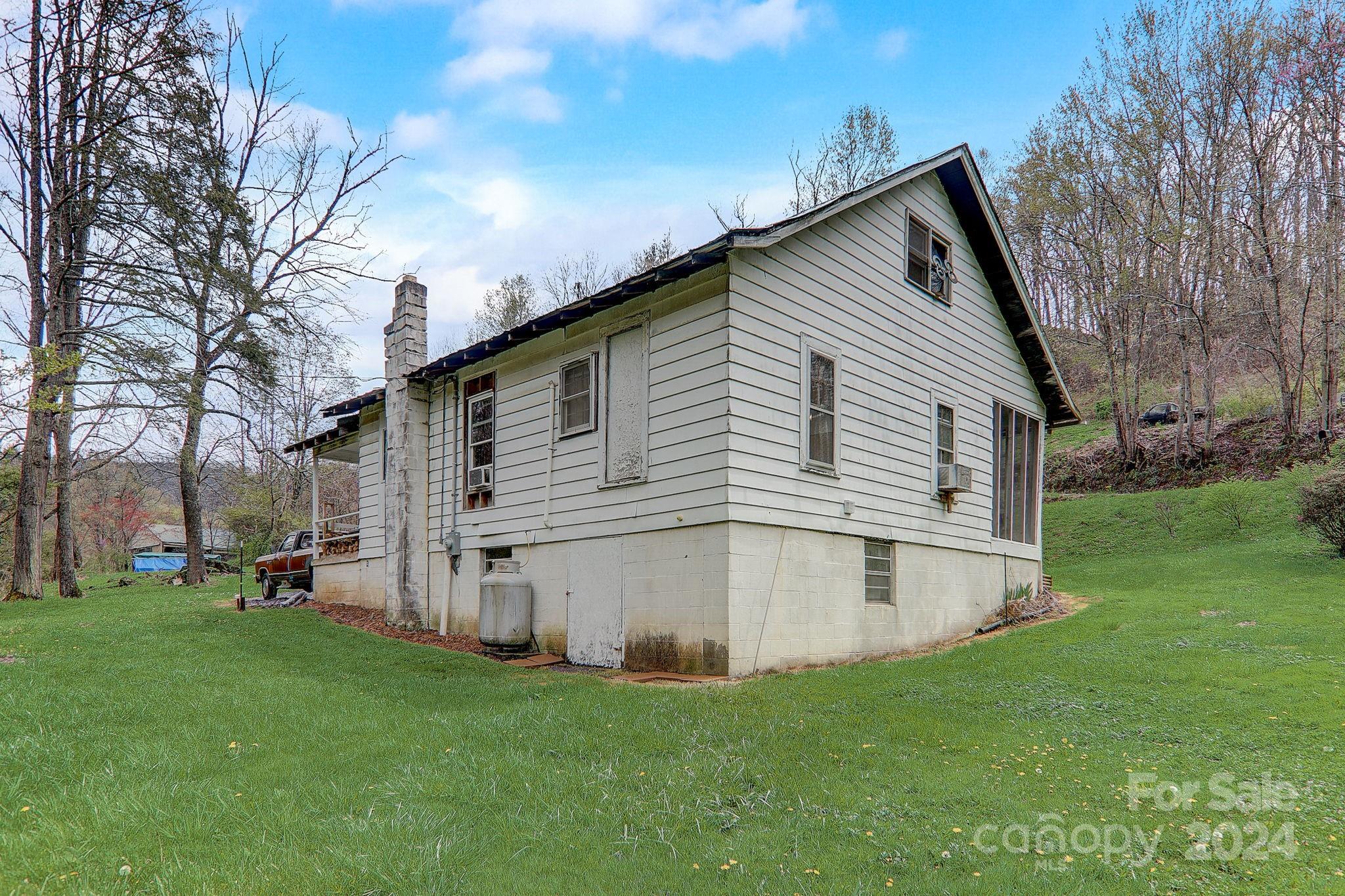 261 Russell Cove Road Waynesville, NC 28785 - Photo 34 of 46 Gallery Image 34