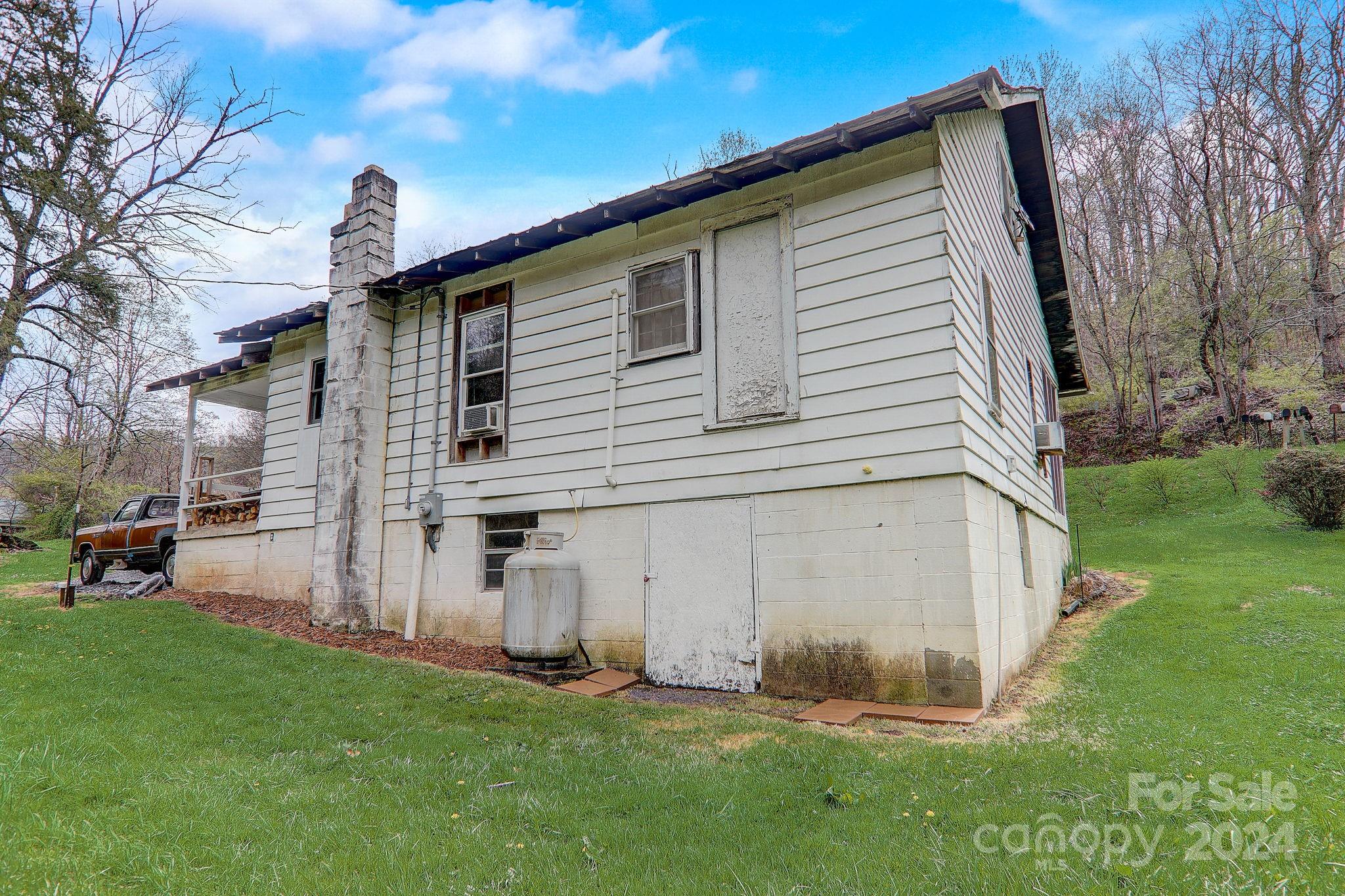 261 Russell Cove Road Waynesville, NC 28785 - Photo 35 of 46 Gallery Image 35
