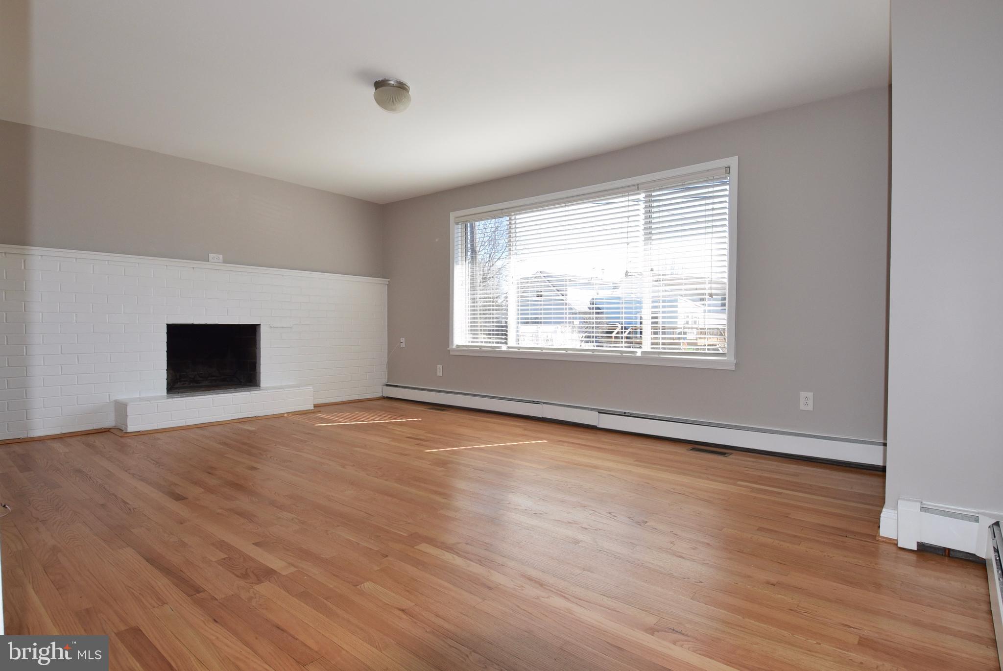 532 Old Baltimore Road Westminster, MD 21157 - Photo 9 of 35 Living Room