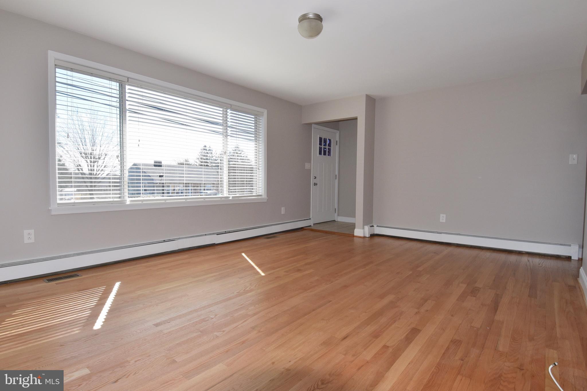532 Old Baltimore Road Westminster, MD 21157 - Photo 10 of 35 Living Room
