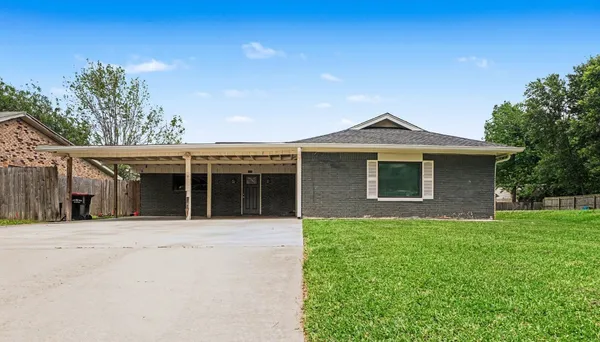 $220,000 | 5318 Hemlock Drive, Baytown, TX 77521