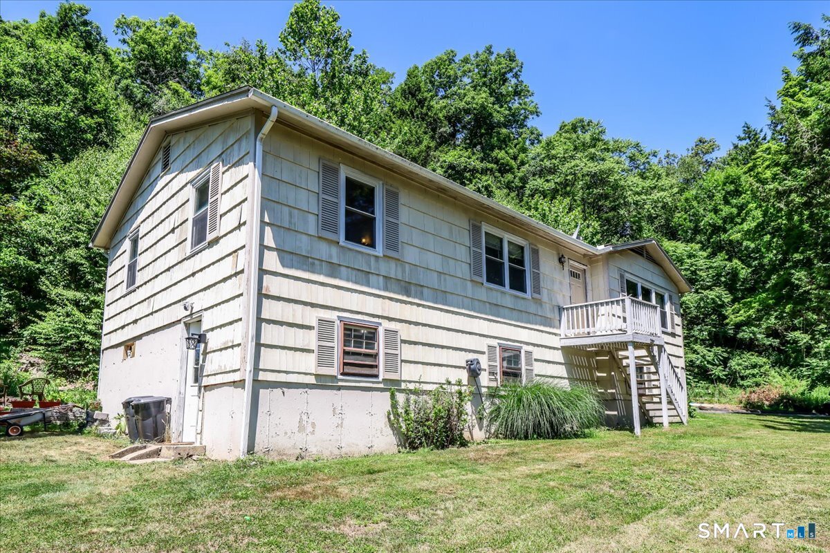 186 Flood Bridge Road Southbury, CT 06488 - Photo 6 of 35
