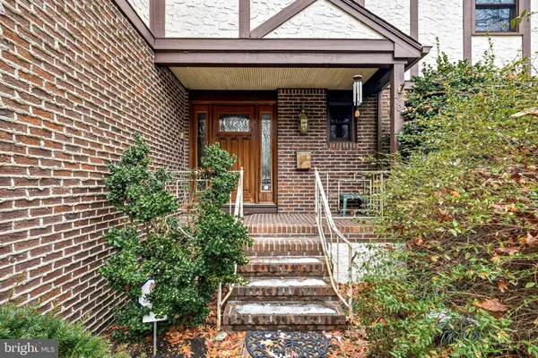 a view of an entryway with stairs