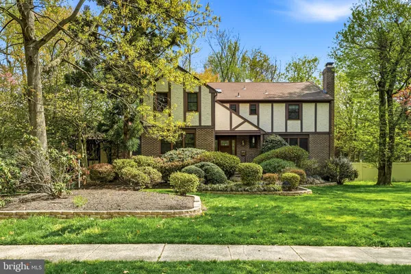 $1,075,000 | 705 Iron Post Road, Moorestown, NJ 08057