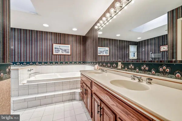 $1,075,000 | 705 Iron Post Road, Moorestown, NJ 08057