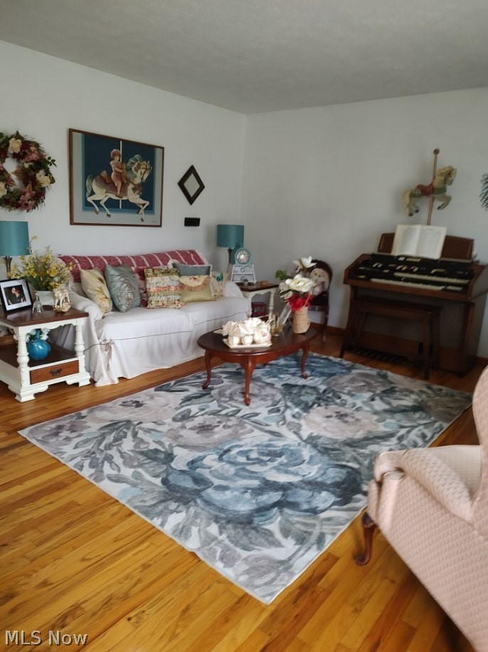 1144 Chaparrel Road Southwest Hartville, OH 44632 - Photo 3 of 16 Gallery Image 3