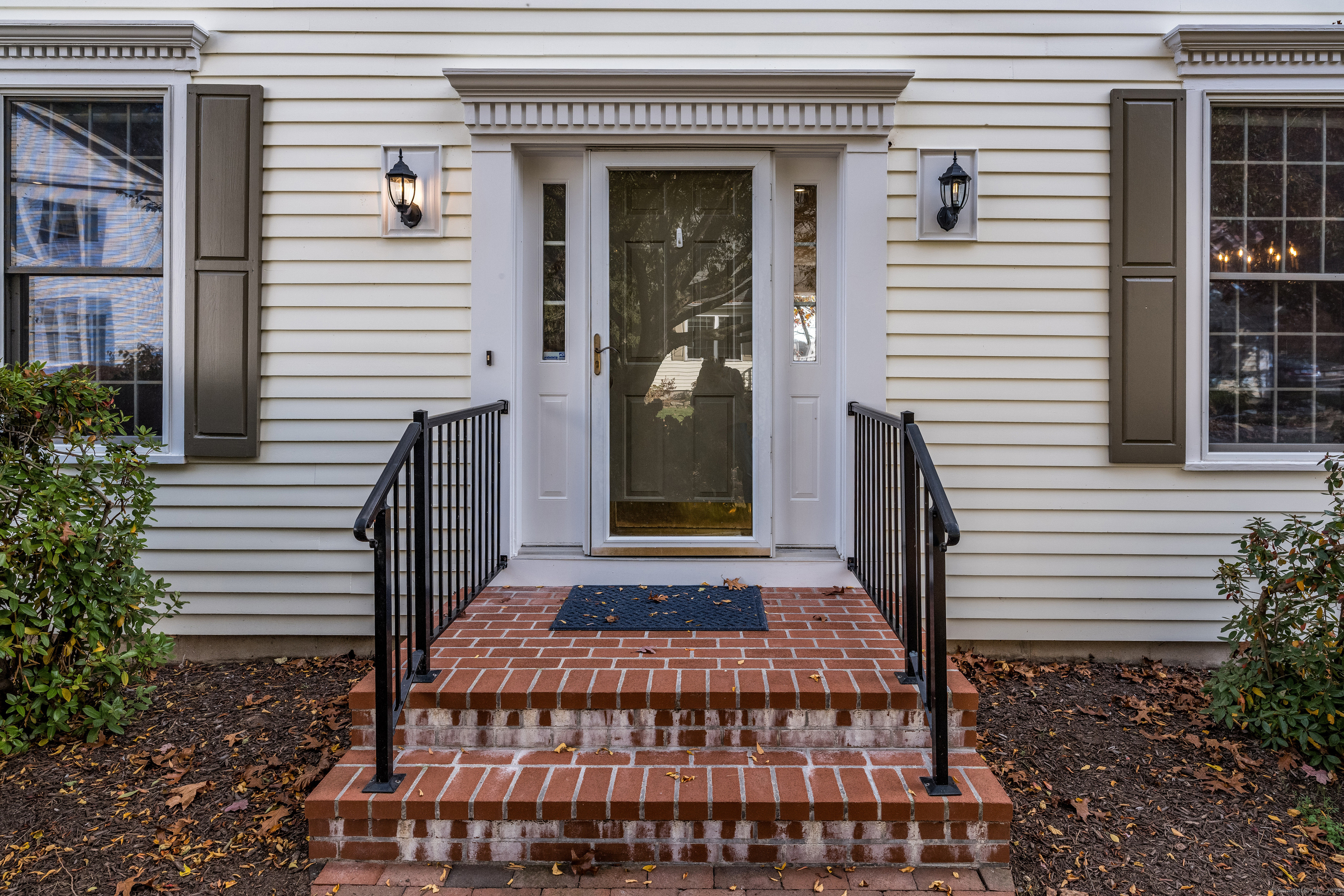 13 Longview Terrace, Unit 13 Madison, CT 06443 - Photo 5 of 31 a view of a entryway door front of house