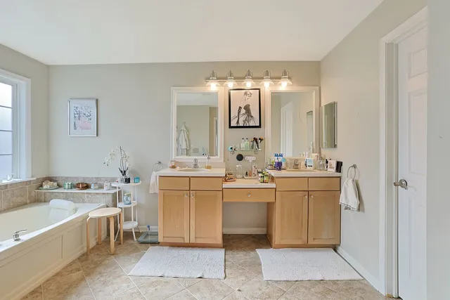 $375,000 | 2951 Braeburn Way, Woodstock, IL 60098