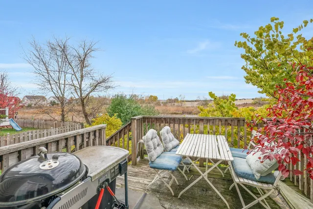 $375,000 | 2951 Braeburn Way, Woodstock, IL 60098