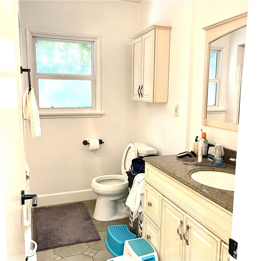 1912 North Kenneth Road Burbank, CA 91504 - Photo 11 of 22