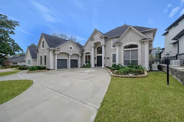 $875,000 | 81 Fairfield Drive, Montgomery, TX 77356