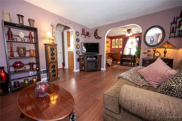 $175,000 | 35 Lindbergh Court, Cheektowaga, NY 14225