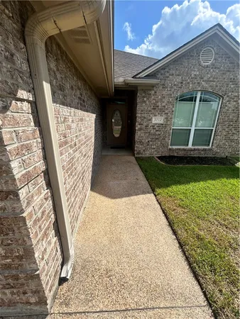 $1,950 | 3712 Essen Loop, College Station, TX 77845