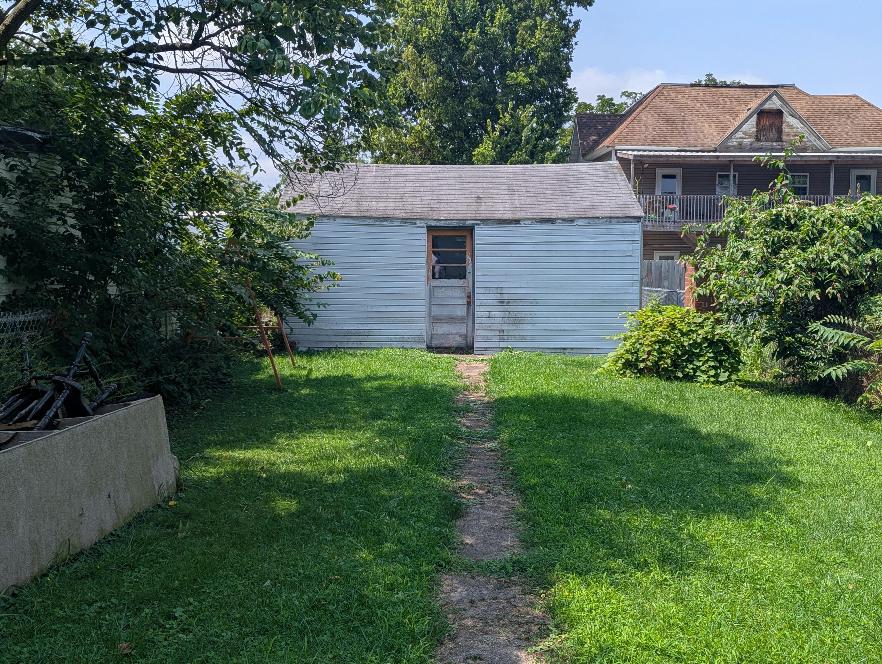 505 Scott Street Springfield, OH 45505 - Photo 7 of 7 PXL_20260813_175013915.MP