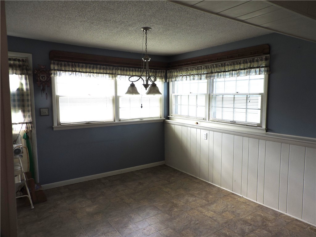 306 Poland Road Danville, IL 61834 - Photo 3 of 19