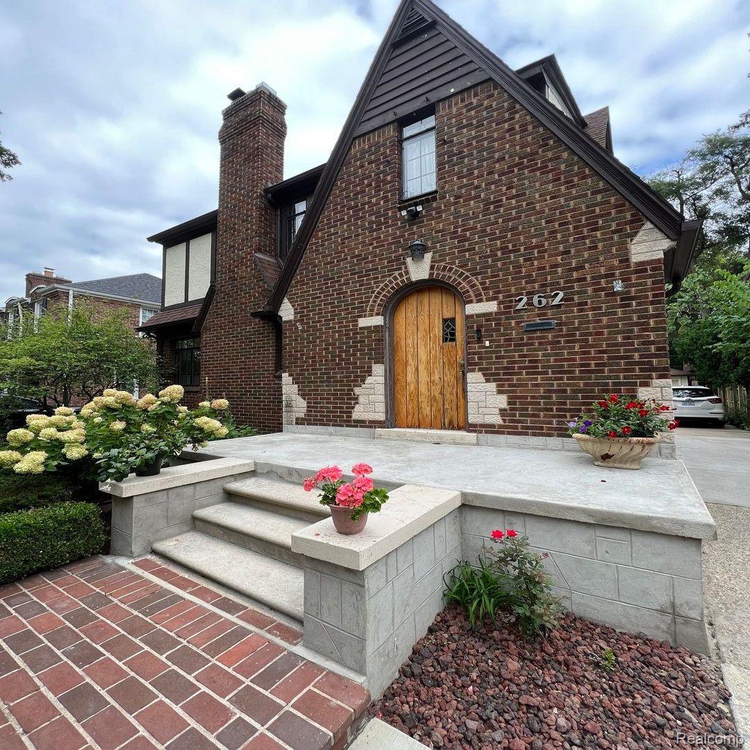 262 Fisher Road Grosse Pointe, MI 48230 - Photo 4 of 47 Gallery Image 4