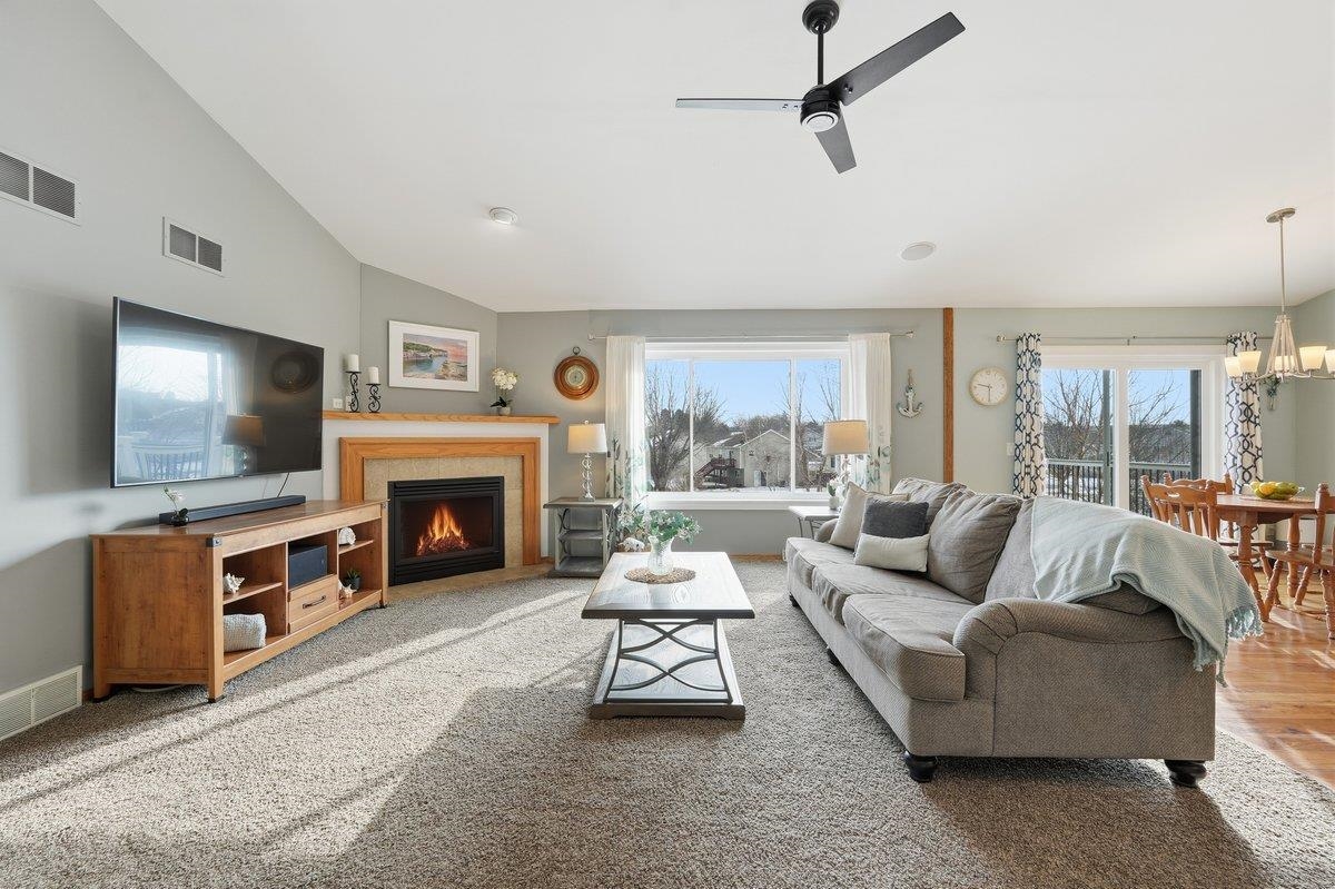 533 Military Ridge Drive Verona, WI 53593 - Photo 5 of 48